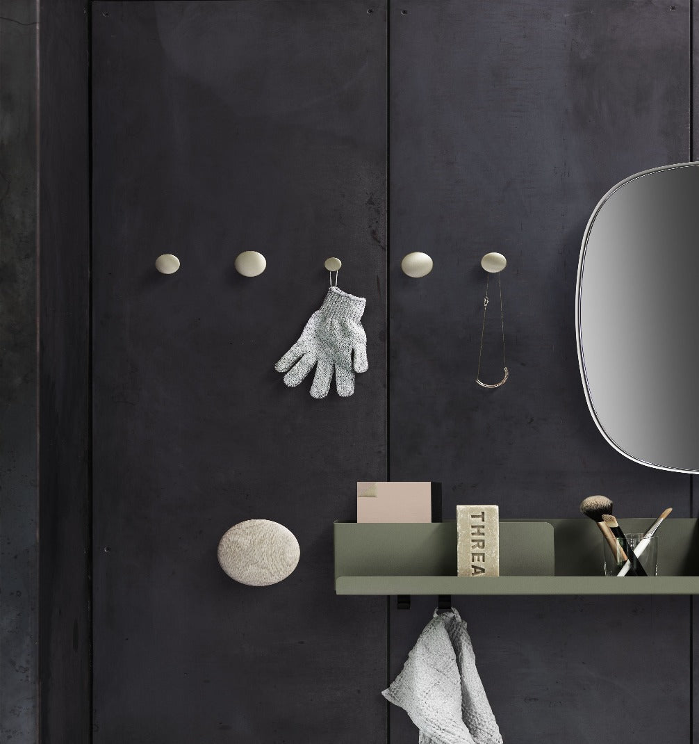 A member of the Dots collection, the Dots Metal are ideal for kitchens, bathrooms, bedrooms and hallways. Available in three sizes and various colors, Dots Metal can be used for towels, clothes, drawer grips, etc. and allow you to create your own graphic pattern on the wall. Muuto Handles Coat Hooks