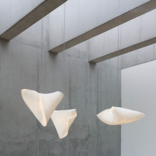 Ballet Elancé Pendant Light by A Emotional Light – elegant handmade pendant lamp with flowing design, soft curves, and luxury artistic lighting.