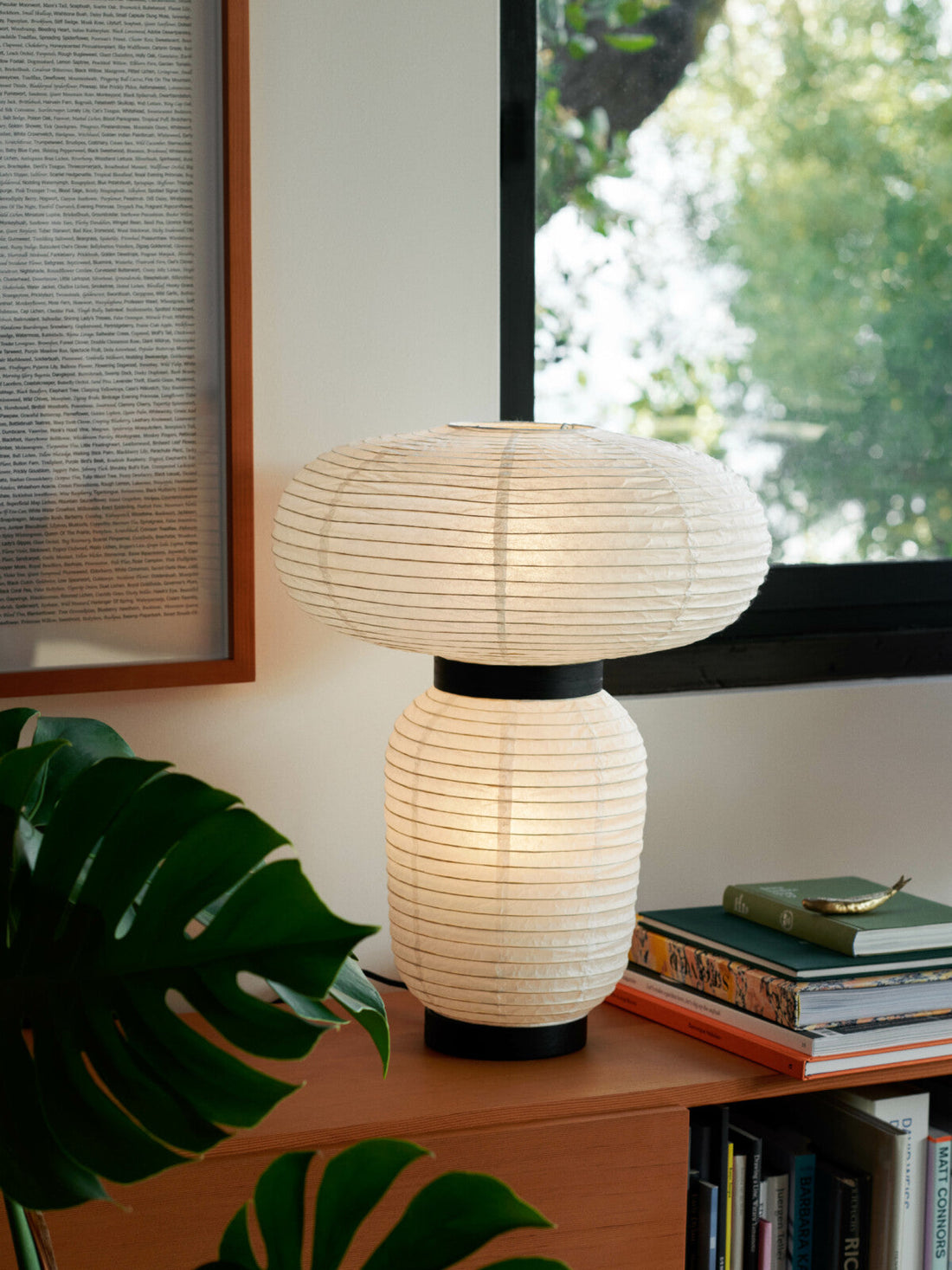 Formakami JH3 by &Tradition – airy ivory white paper pendant with black stained oak details