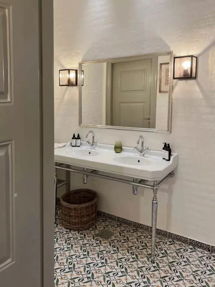 Vanity Goals: Must-Have Mirror Lights for a Glamorous Setup