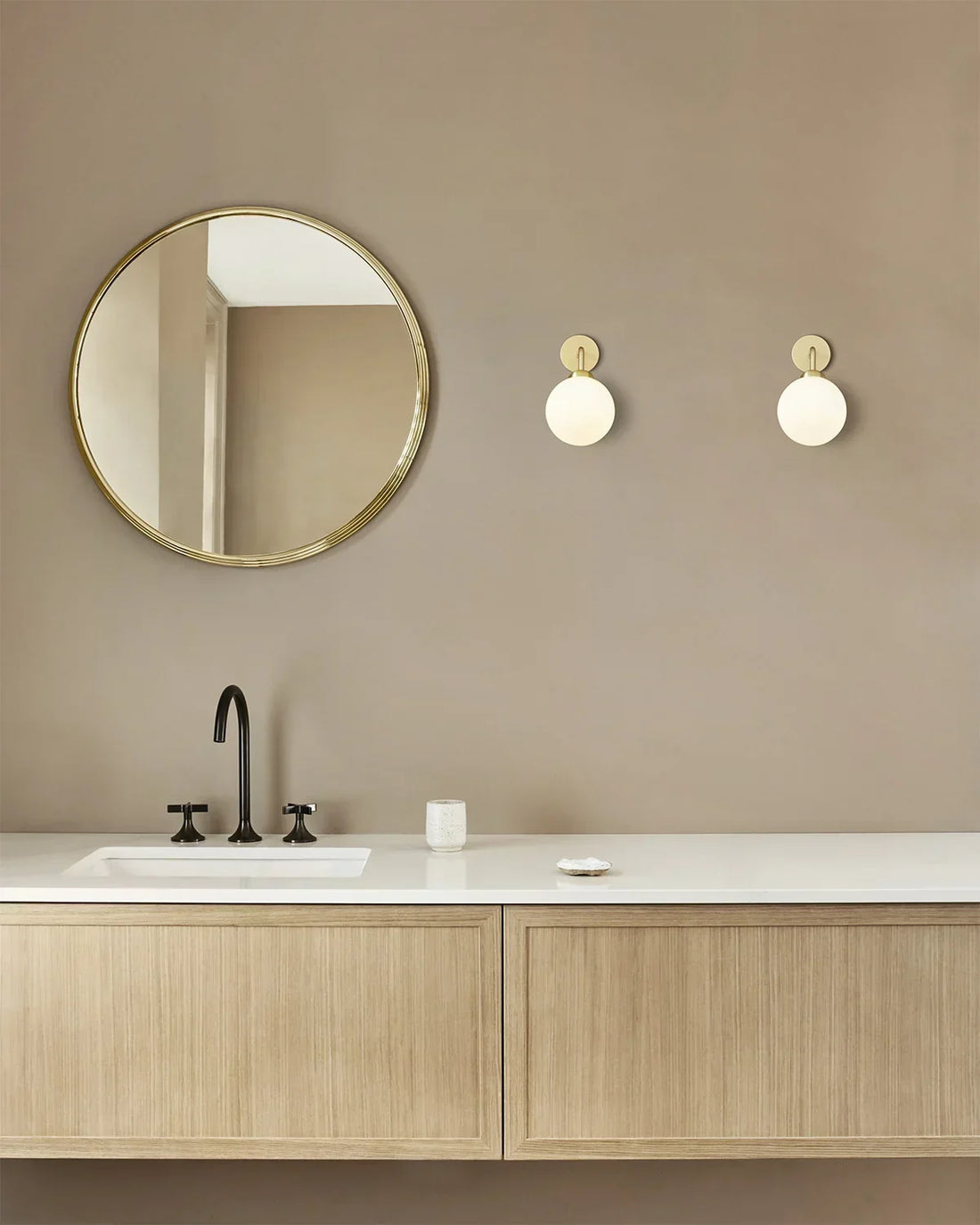 Are brass fixtures safe in humid bathrooms? Discover how brass finishes handle moisture, plus tips for choosing, installing and maintaining brass bathroom fixtures.