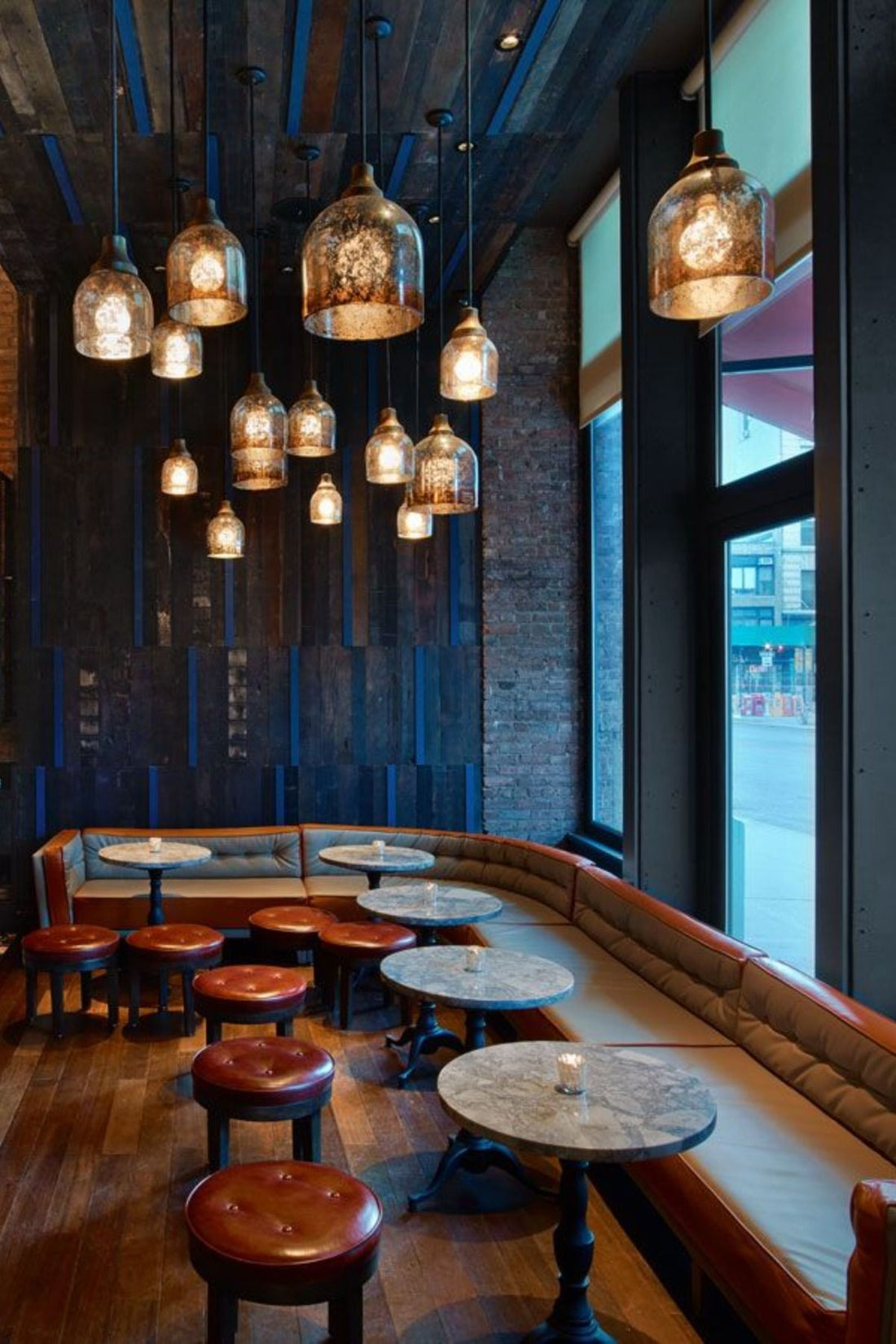 Thanh Ti Treo Đèn Cho Quán Cà Phê: Giải Pháp Chiếu Sáng Hiện Đại, Đẹp Và Tiết Kiệm Chi Phí https://mydesignangel.in/cdn/shop/articles/c00d71bc78accc4a3381e27e4e4a42f4.jpg?v=1705502946&width=1100