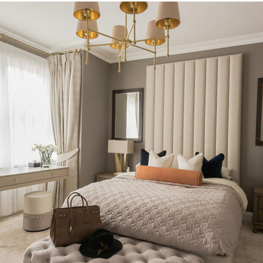 Should you put a chandelier in the bedroom? Discover how to choose the right size, style and lighting to create an elegant, warm and luxurious bedroom.