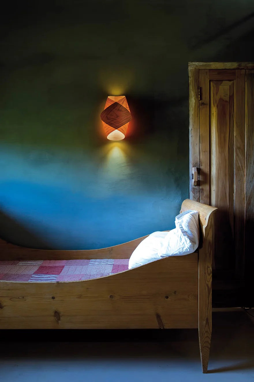 Modern wall lighting design wooden, minimal light fixtures, upscale lighting fixtures, luxury living wall lights