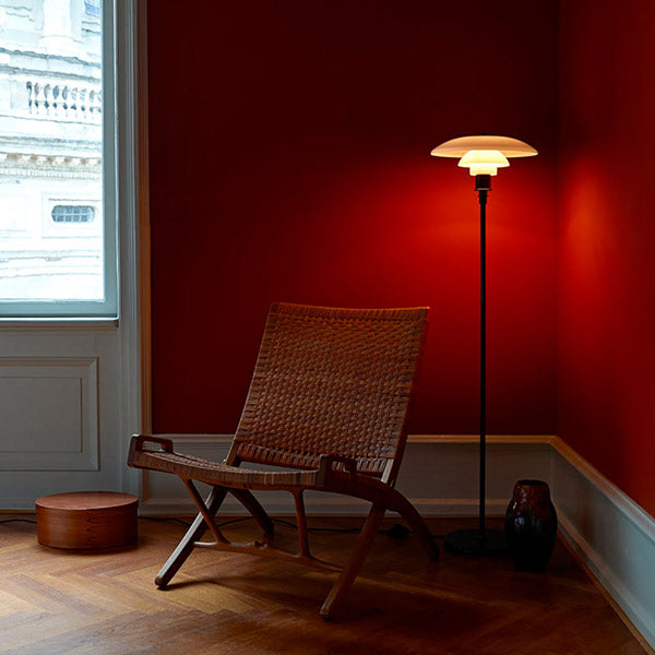 Floor lamp by Louis Poulsen