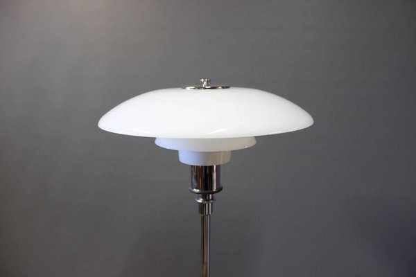 Floor lamp by Louis Poulsen