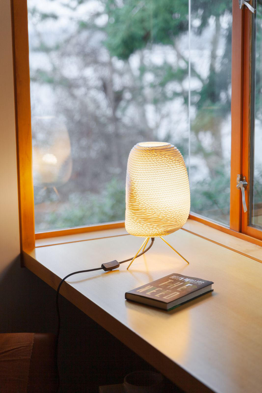 Blonde sustainable table lamp Scraplight