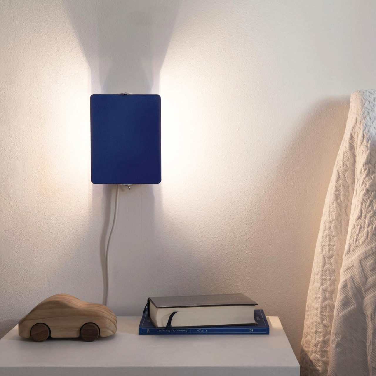 Dimmable adjustable pivotable  Wall light 