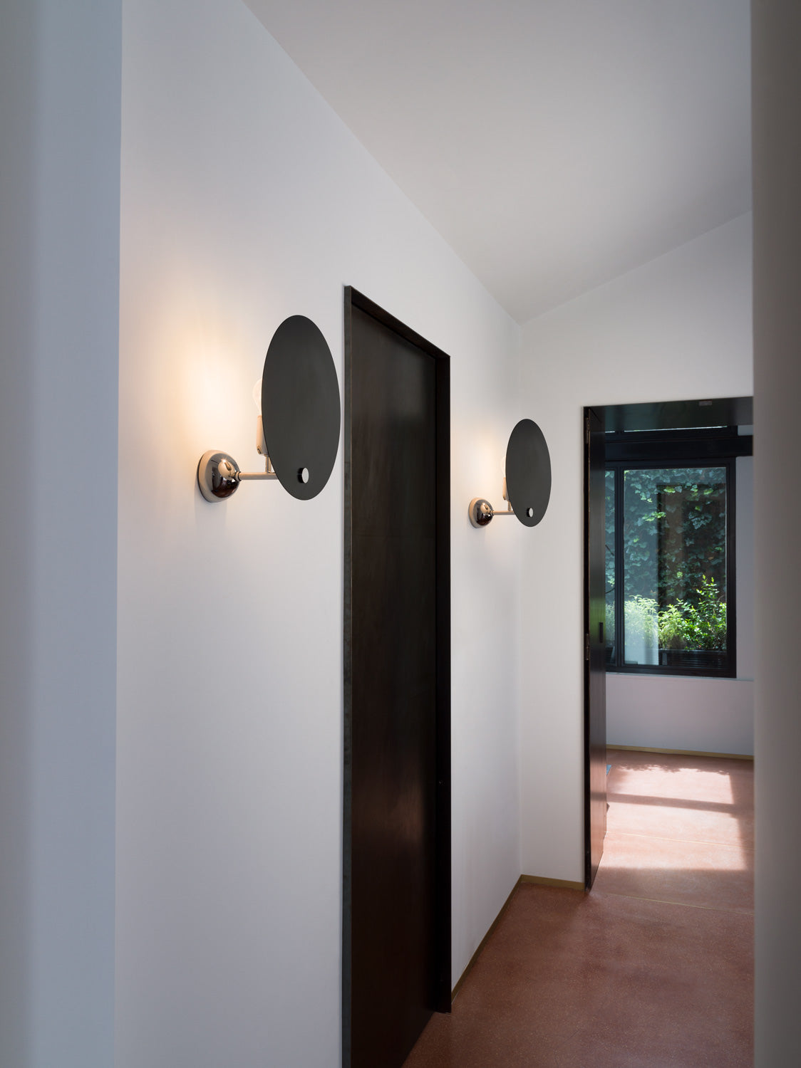 Contemporary wall lamp 