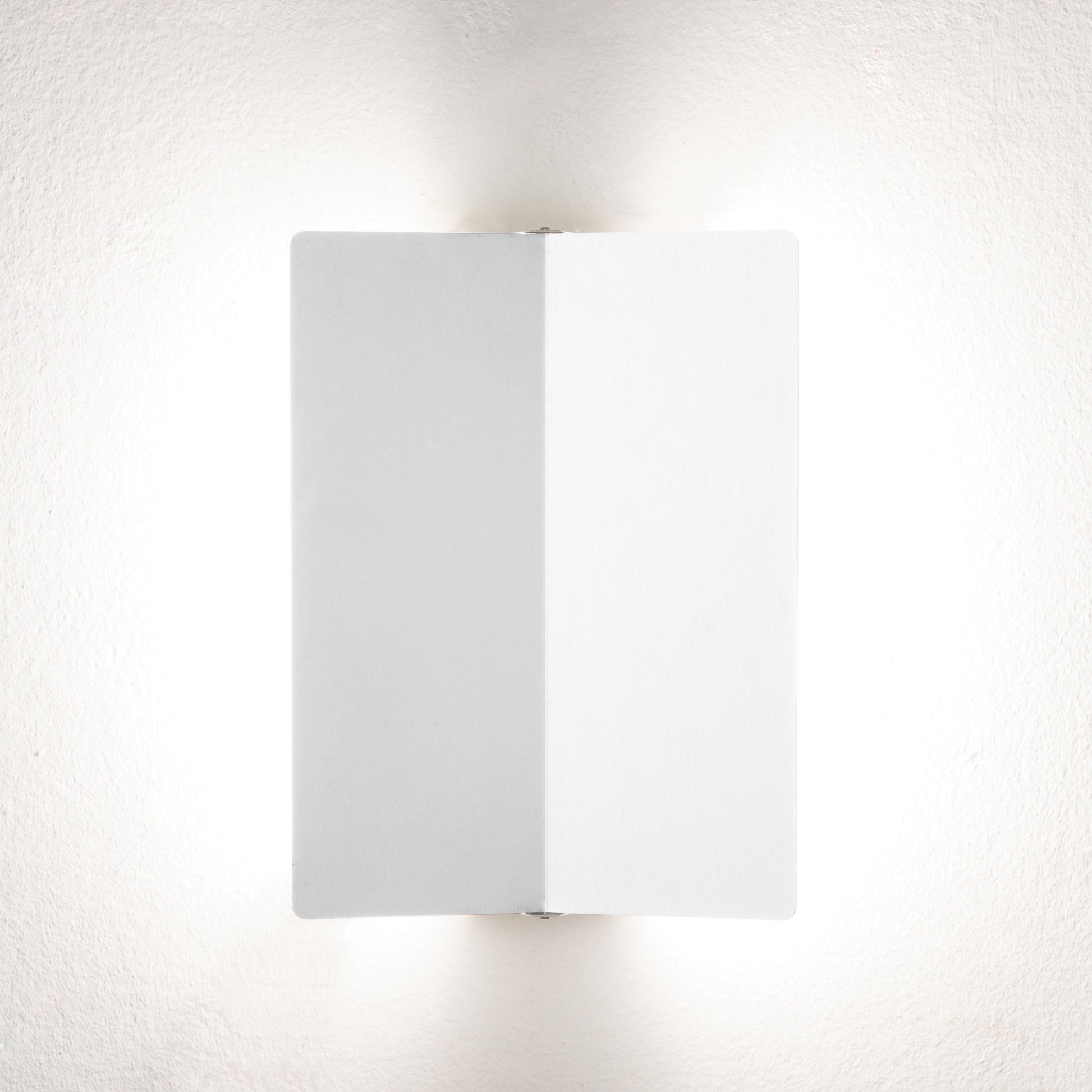 White adjustable  pivotable wall lamp by Nemo
