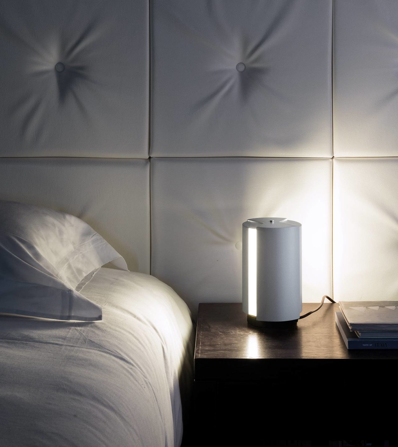 Adjustable modern bedside reading  table lamp 