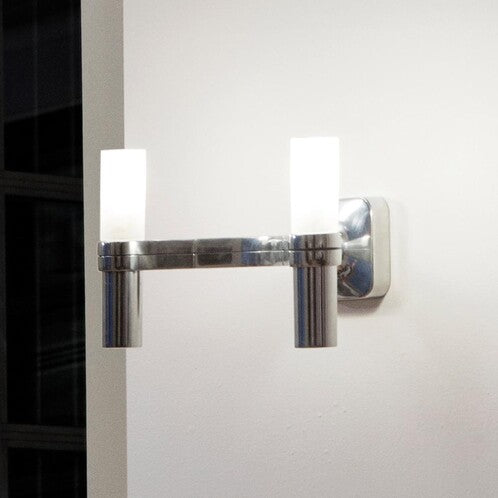 Chrome Contemporary wall light in metal finish