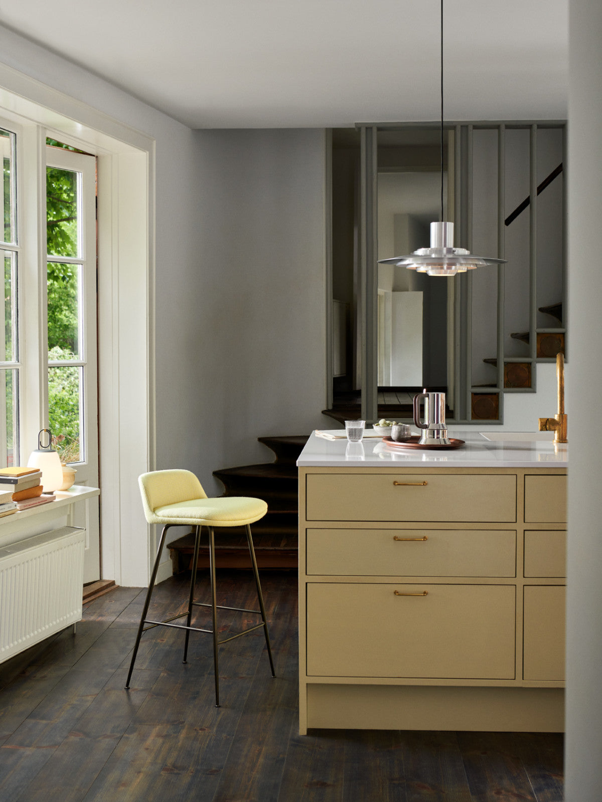 Modern pendant lighting – &Tradition’s P376 lamp with timeless layered shade design for glare-free overhead lighting.

