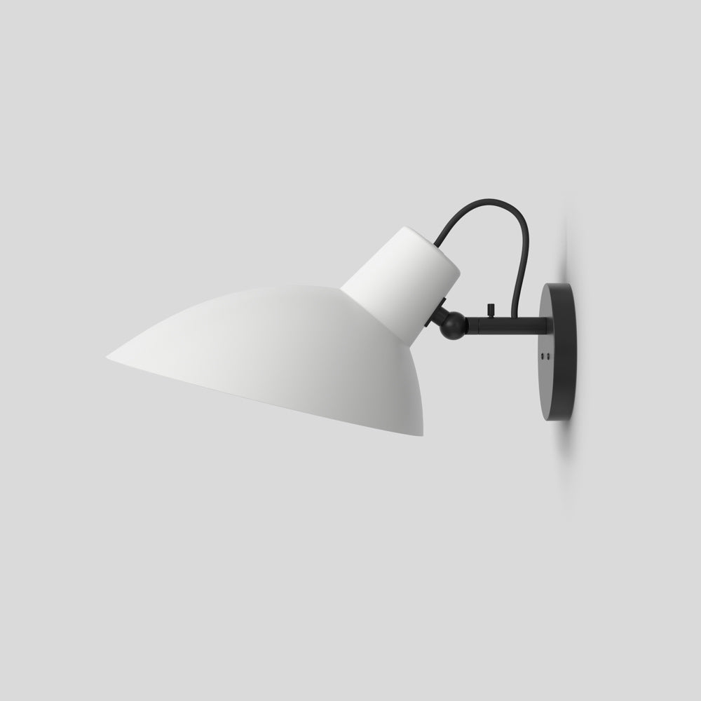 Astep VV Cinquanta Wall Lamp featuring a single adjustable aluminum reflector on a brass arm, showcasing elegant mid-century modern design.