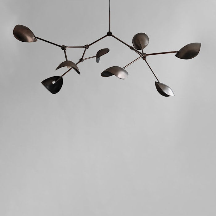 Stingray Grande Chandelier by 101 Copenhagen featuring dramatic, flowing arms and a bold sculptural presence for modern luxury interiors.