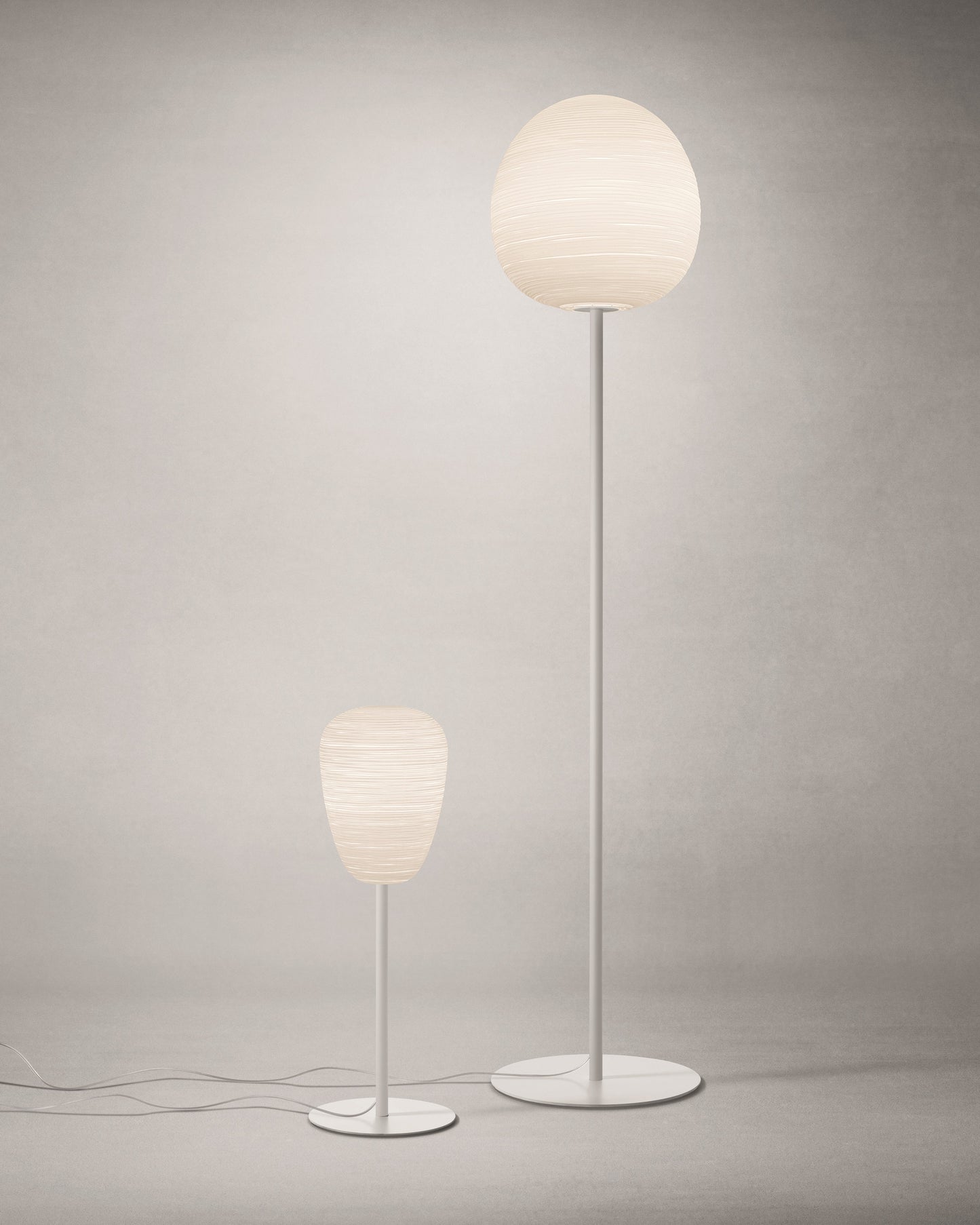 WHITE FLOOR LAMP