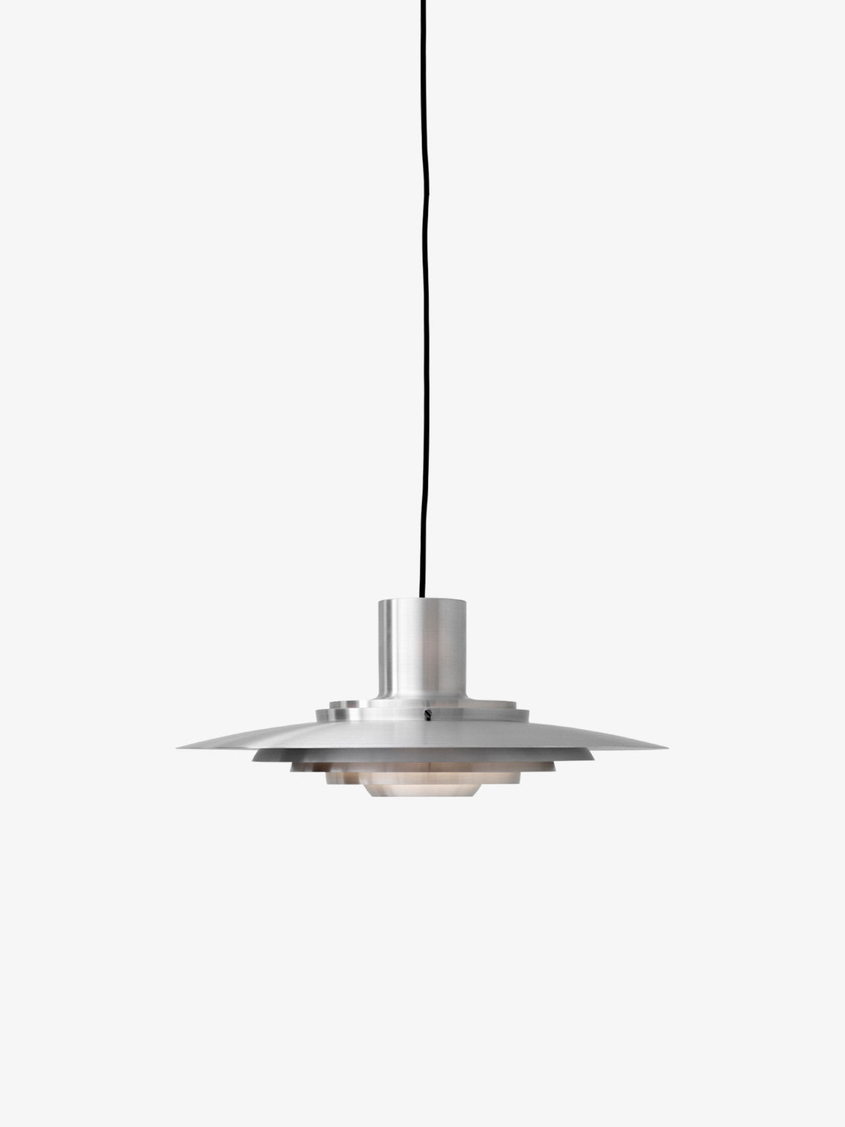 &Tradition P376 Pendant – mid-century inspired designer light with sleek curves, perfect for modern and classic homes.

