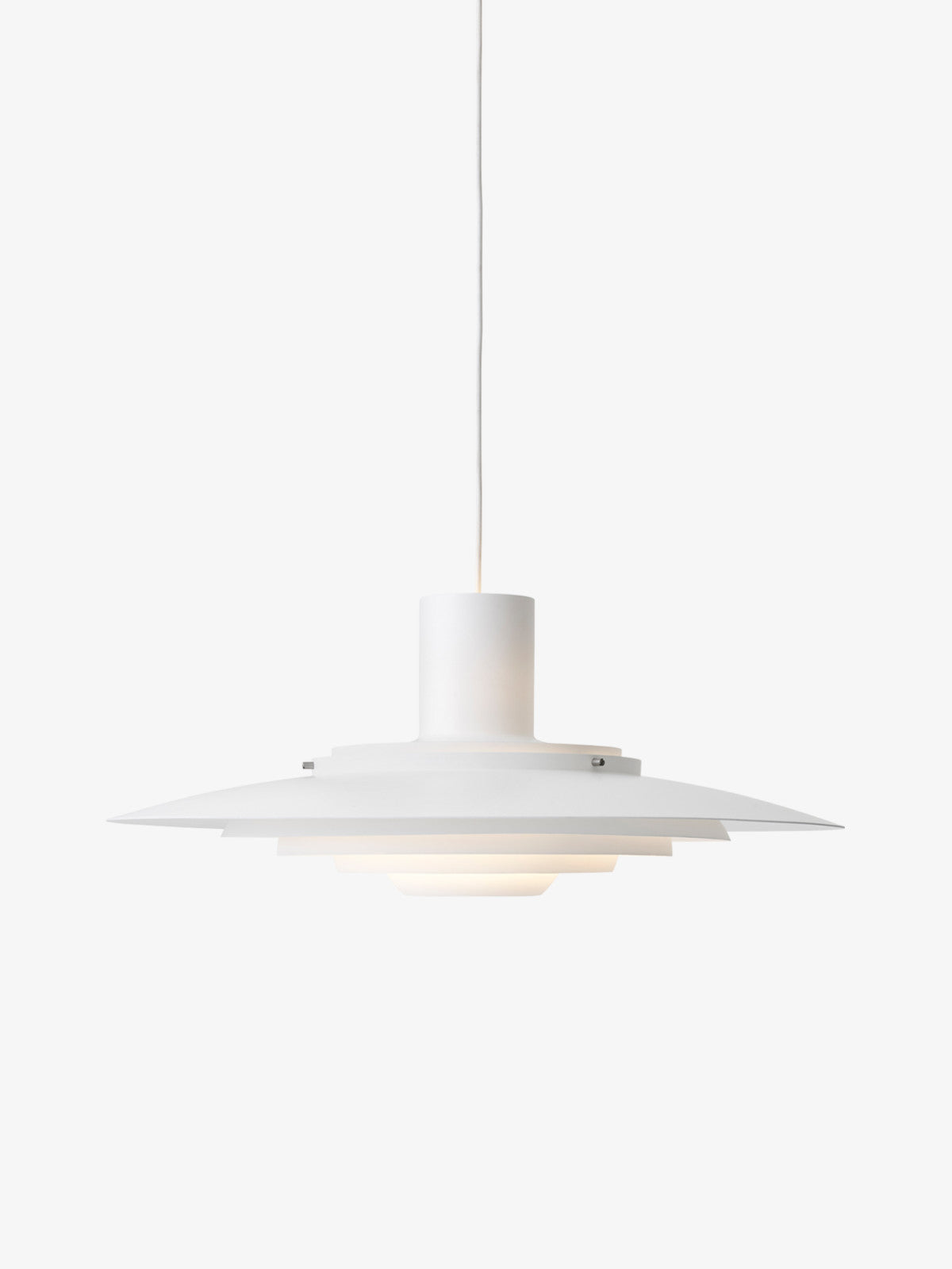 &Tradition P376 Pendant – mid-century inspired designer light with sleek curves, perfect for modern and classic homes.

