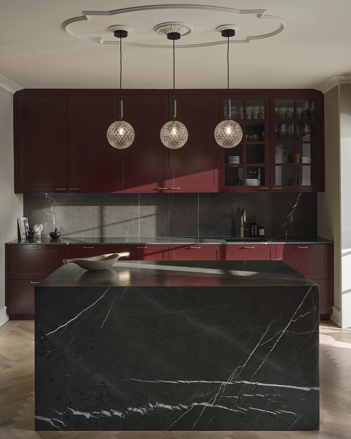 Nuura light, Miira pendant, large pendant lamp, living room pendant, sleek lamp, beautiful lamp, black pendant with clear patterned glass