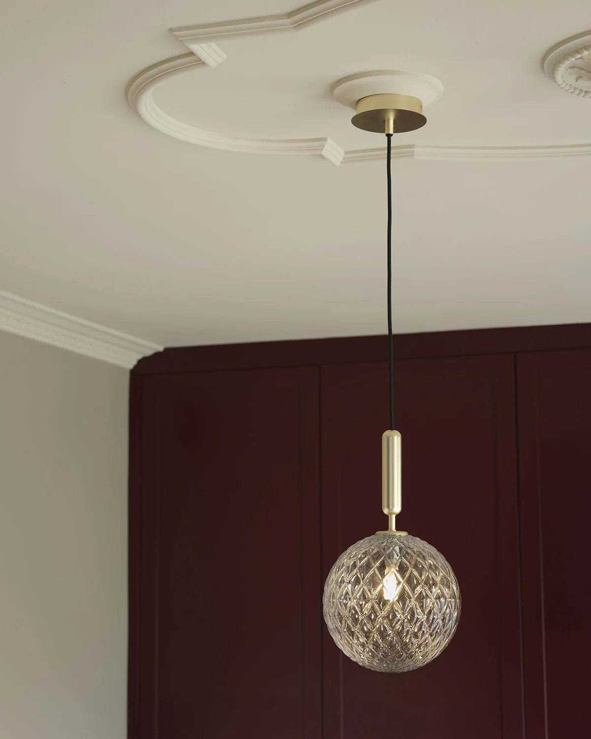 Nuura light, Miira pendant, large pendant lamp, living room pendant, sleek lamp, beautiful lamp, brass pendant with clear patterned glass