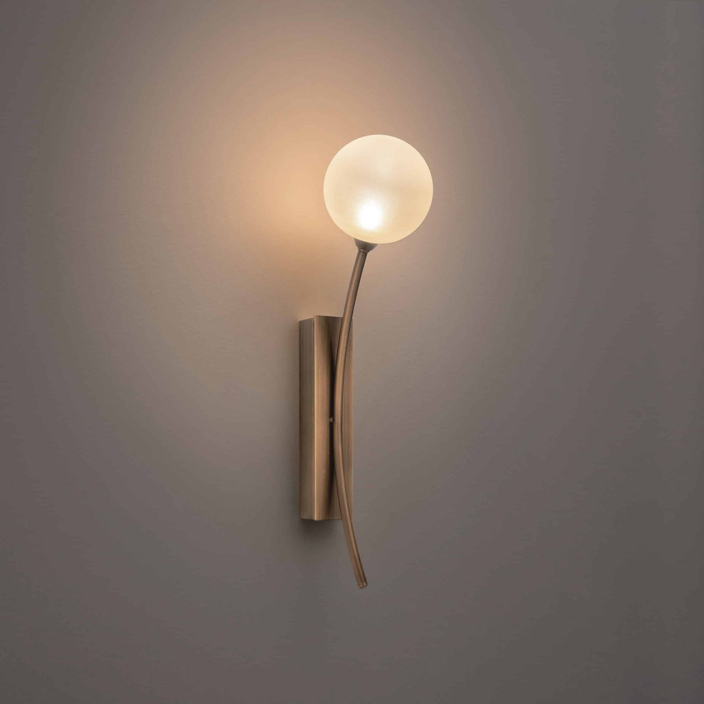 Penélope W1 and W2 wall lamps by Ilfari, modern European designer wall lighting with sculptural luxury design for premium interiors