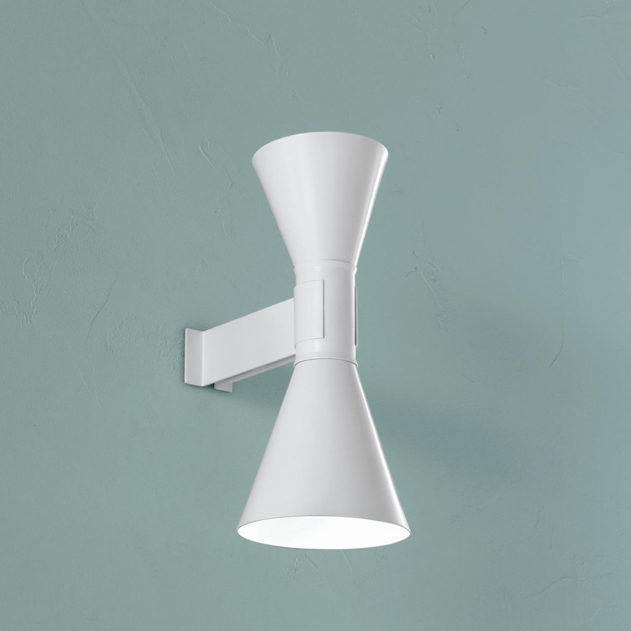 White wall washer light