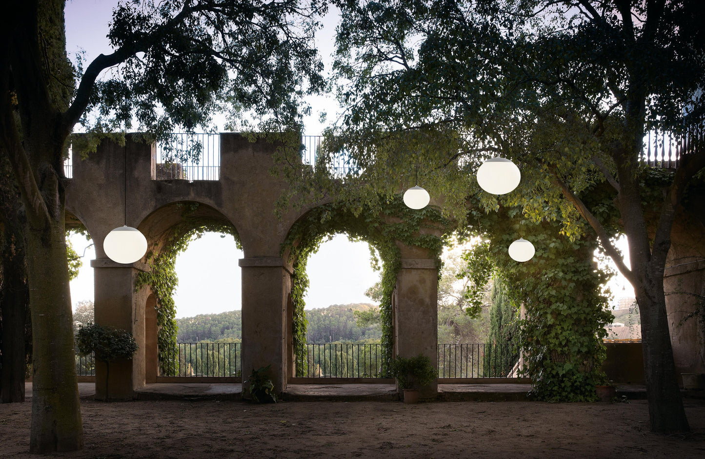 outdoor hanging White lamps