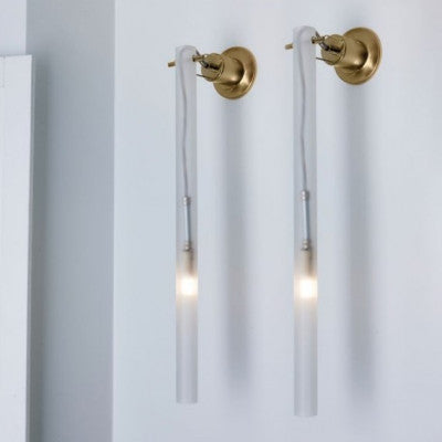 sleek adjustable wall light