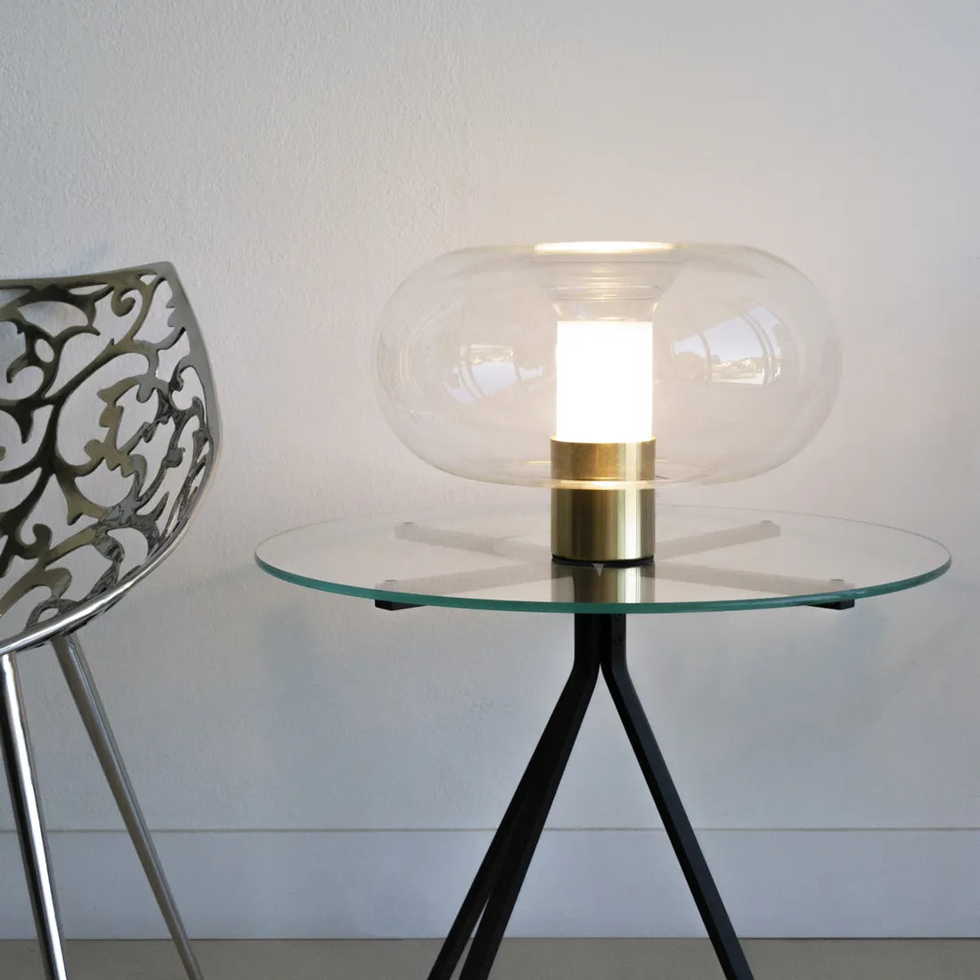 Glass dining table lamp design, best glass table light, table lamps online india, clear transparent glass table lamp for Living room