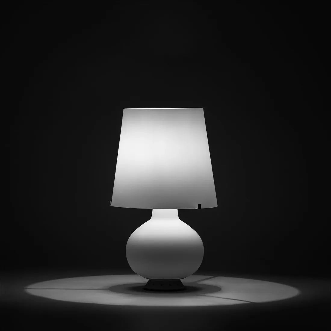 Glass table lamps , Designer best table lights online India, white table lamps, Retro large table lamps from europe. 