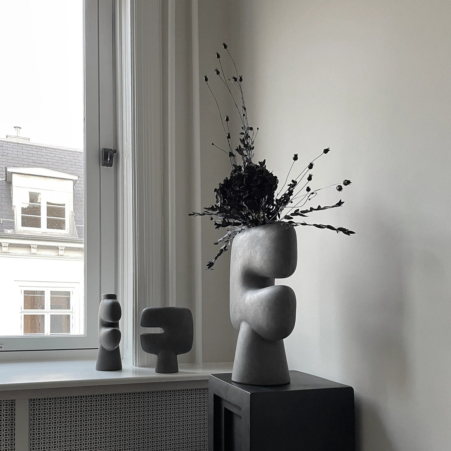 Tribal Vase, Mini - Dark Grey by 101 Copenhagen