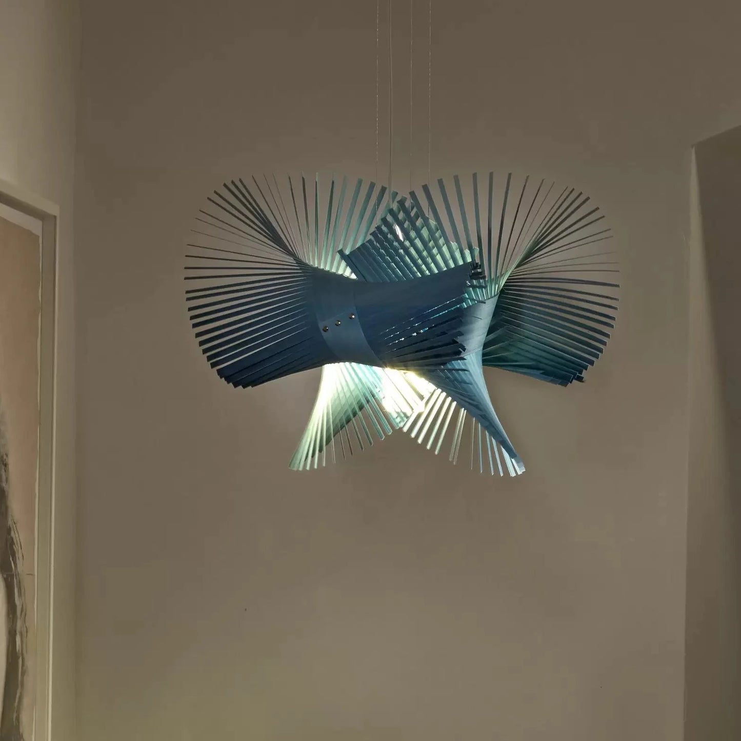 Coloured veneer light 