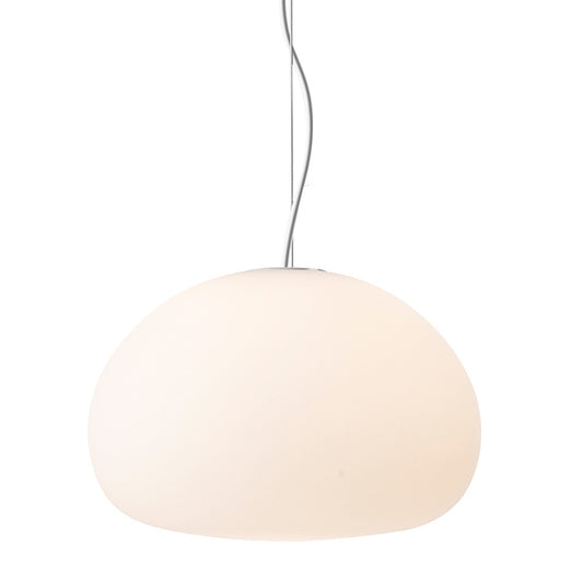 Inspired by a resting drop of water, the Fluid Pendant Lamp shows how soft light can diffuse across a space for a cosy atmosphere. The frosted matte surface creates a glowing ambience that fits into any home or casual business setting. Present the design individually or in a group for an intimate atmosphere. Muuto